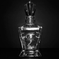 custom engraved whiskey decanter - grommsmen gift ideas
