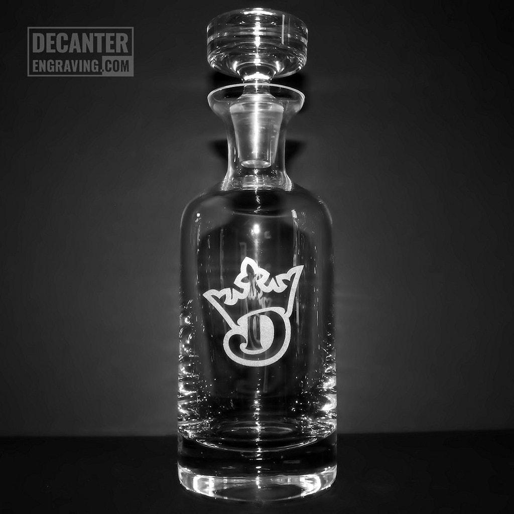 engraved whiskey decanter - wellington with draftkings logo